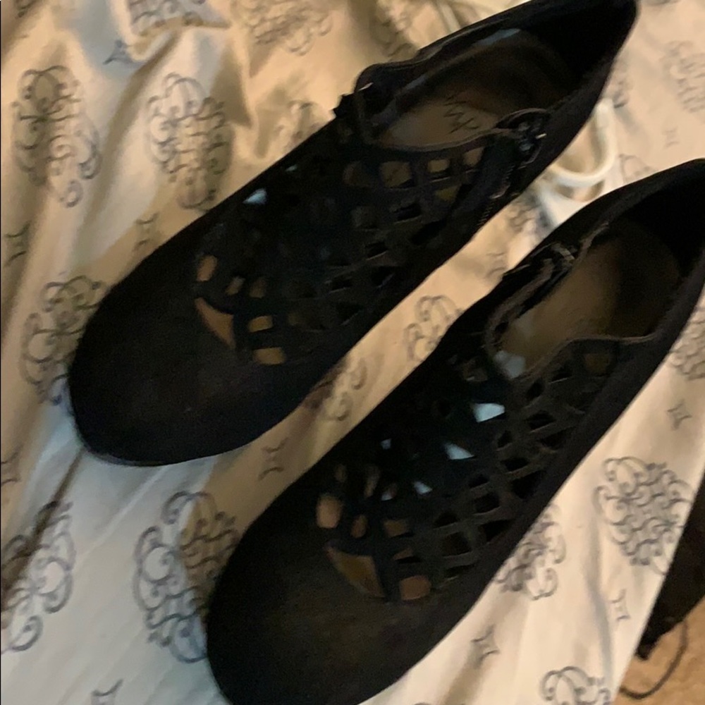 Booty heels - Picture 2 of 2
